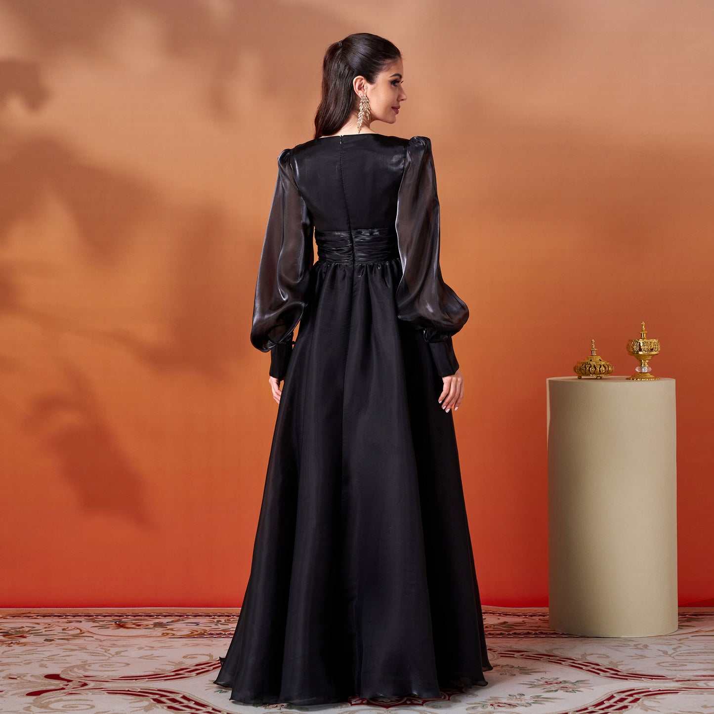 Elegant Long Sleeve V-neck Lace Banquet Swing Evening Dress