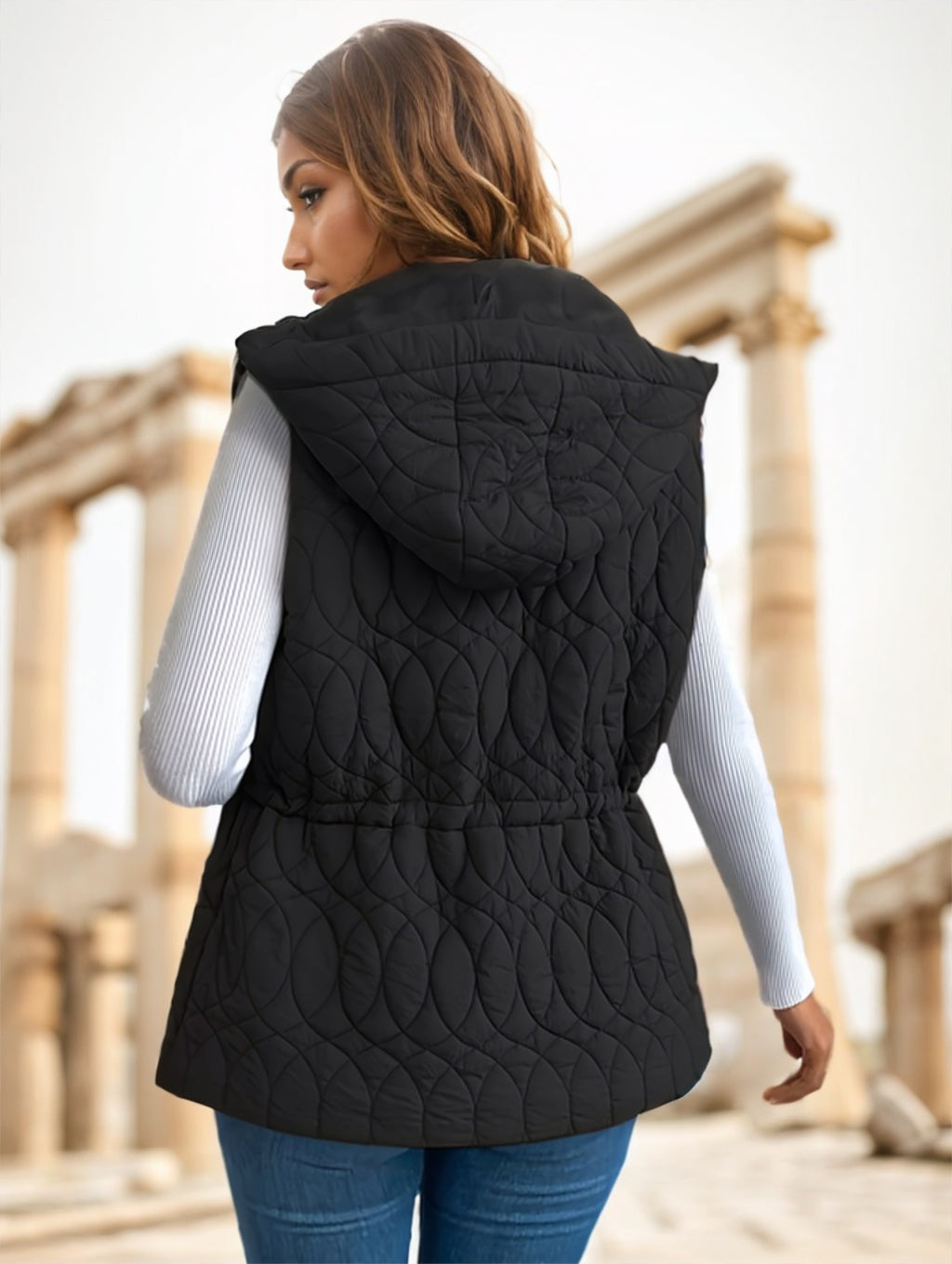 A Solid-colored Vest For Ladies
