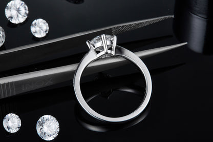 Moonlight City - A Wedding Ring Set With 1-carat Top-quality Moissanite S925 Silver And Platinum-plated Diamond. The Ring Can Be Inspected With A Diamond Pen