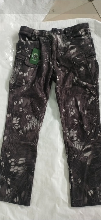 Mens Fleece-Lined Waterproof Tactical Pants For Winter Warmth And Protection