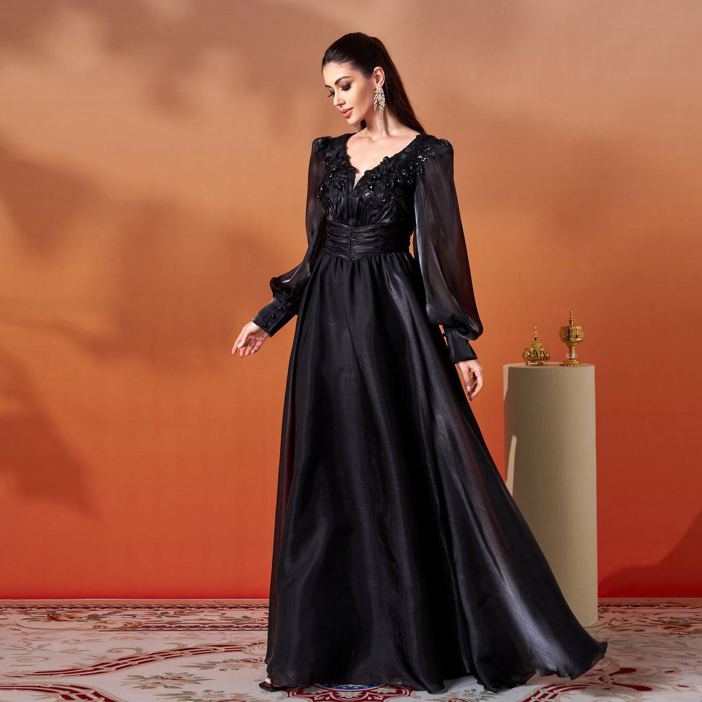 Elegant Long Sleeve V-neck Lace Banquet Swing Evening Dress