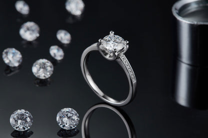 The Claw Of Light And Shadow - A Wedding Ring Set With 1-carat Top-quality Moissanite S925 Silver And Platinum-plated Diamond. The Ring Can Be Inspected With A Diamond Pen